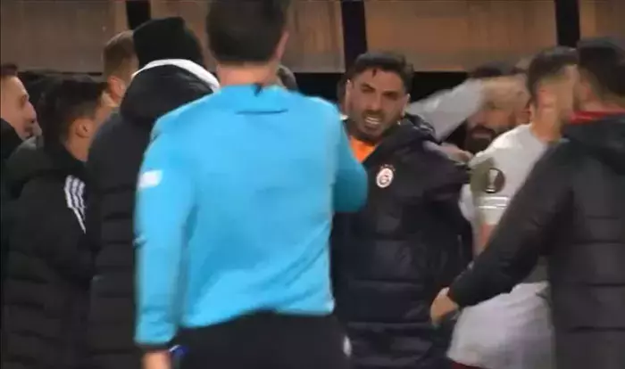 Sparta Prag Galatasaray maçının sonunda kavga çıktı! - Sayfa 3
