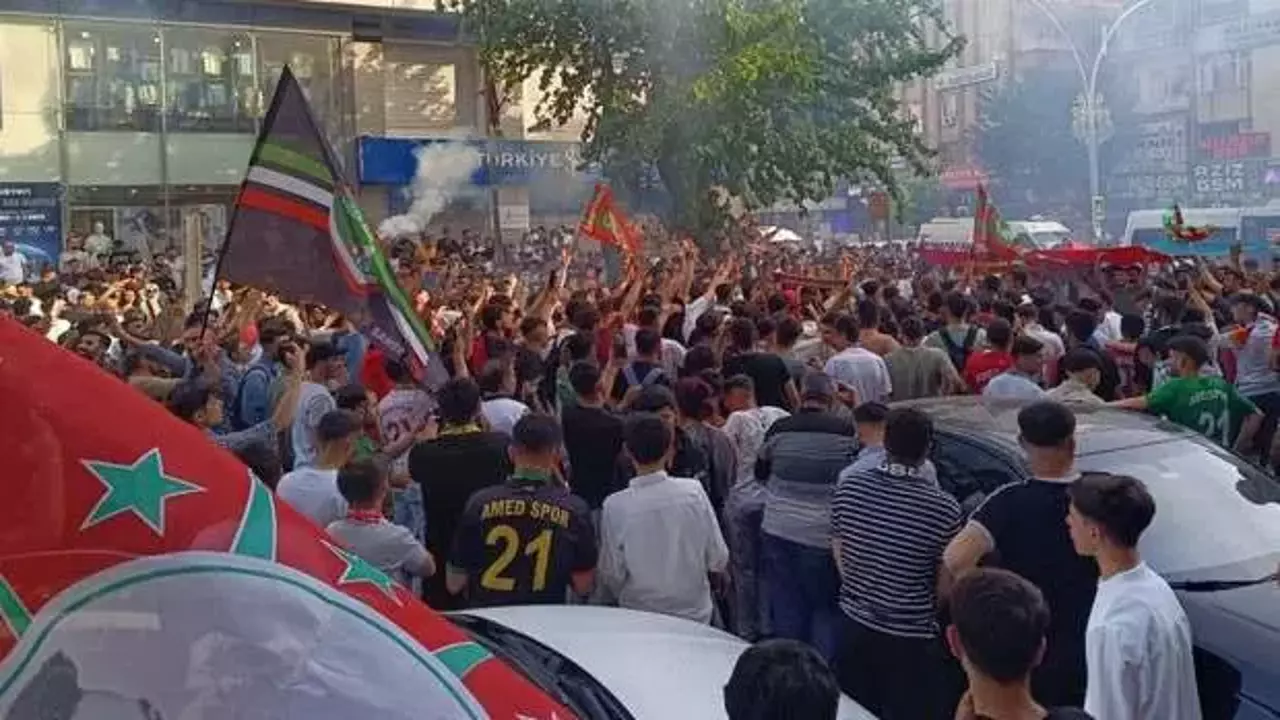 Amedspor 1. Lig'e çok yakın! Diyarbakır'da Amedspor kutlaması! - Sayfa 4