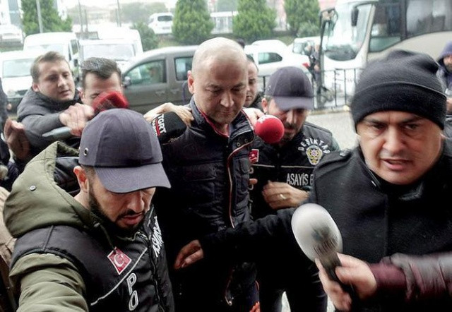 Papağana işkence yapan MasterChef Murat Özdemir'e ünlülerden tepki yağdı! - Sayfa 2