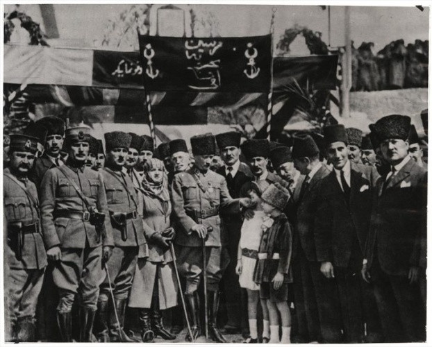 İşte Genelkurmay fotoğraf arşivininden Ulu Önder Atatürk'ün fotoğraflarla çocuk sevgisi - Sayfa 2
