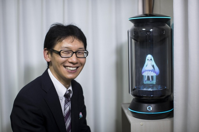 17 bin dolarlık düğün: Japon adam hologramla evlendi! - Sayfa 2