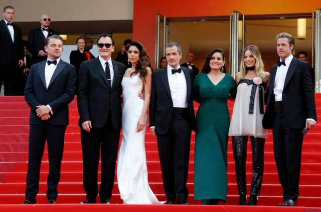 Cannes galasında yıldızlar geçidi