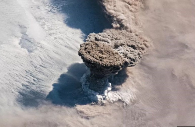 Raikoke volkanı patlaması uzaydan görüntülendi - Sayfa 1