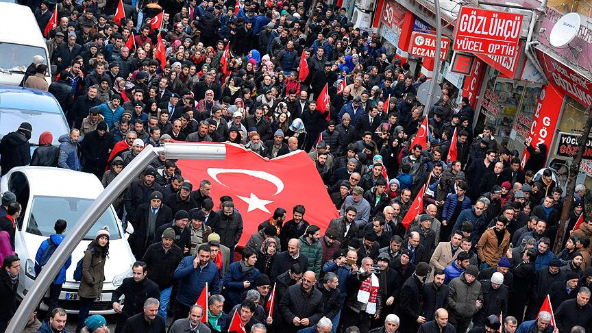 İstanbul'daki terör saldırısına meydanlardan tepki - Sayfa 1