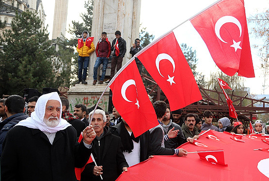 İstanbul'daki terör saldırısına meydanlardan tepki - Sayfa 3