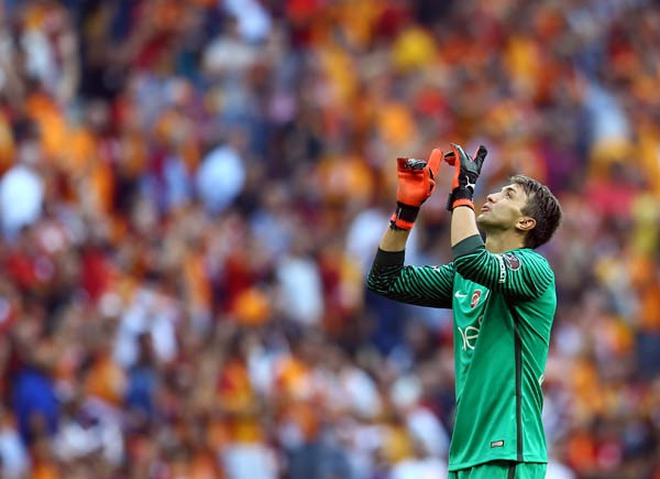 Muslera Eto'o'yu dünyaya rezil etti - Sayfa 3