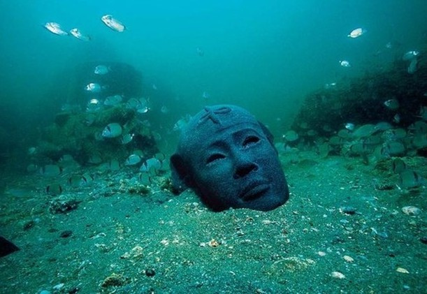 Su altı şehirlerinin keşfi tarih değiştirecek bulguların ortaya çıkmasını sağlıyor. Heracleion antik kenti yüzyıllar sonra bir su altı arkeoloğu tarafından keşfedildi...