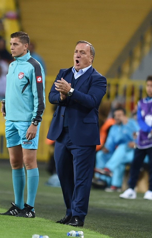 Dick Advocaat çileden çıktı - Sayfa 4