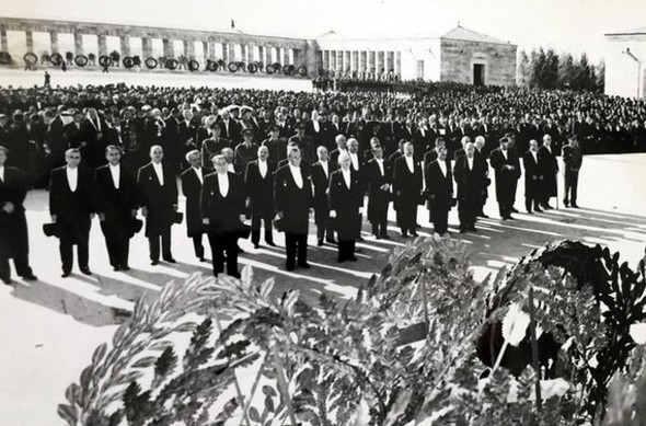 Atatürk'ün cenazesinden hiç görülmeyen fotoğraflar - Sayfa 2