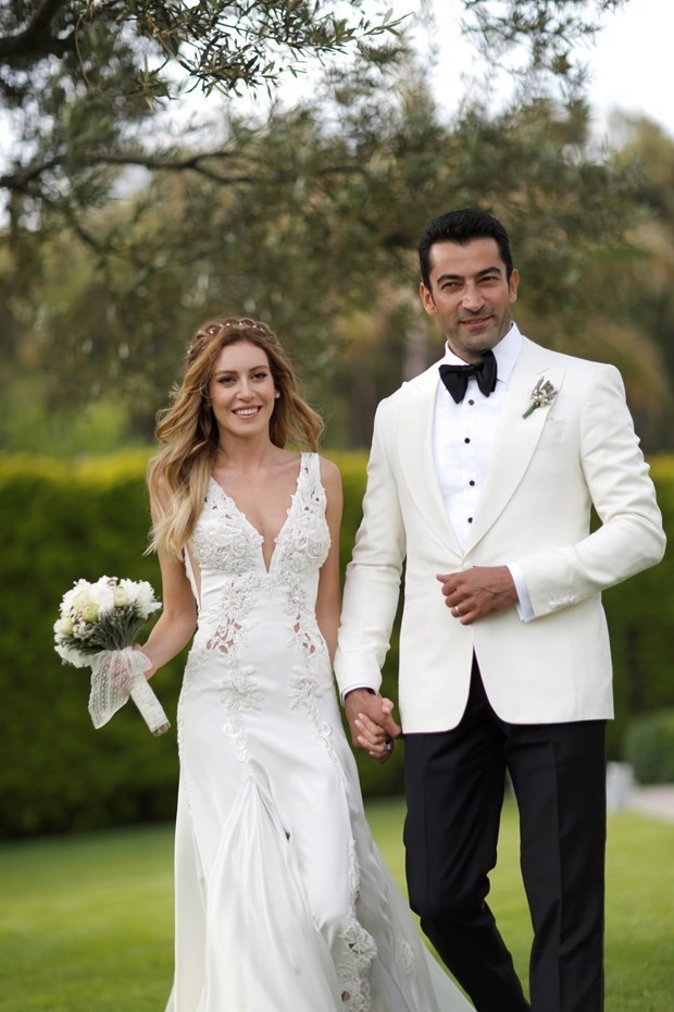 Sinem Kobal İmirzalıoğlu ailesinin gözdesi - Sayfa 1