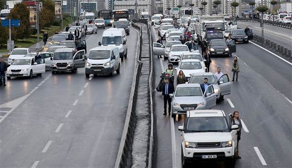 Saat 09:05… Türkiye'de hayat o an durdu