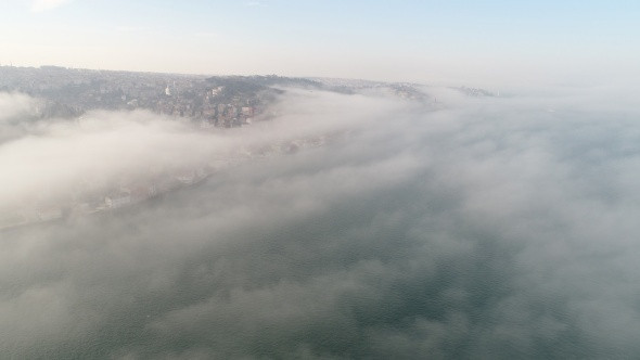İstanbul Boğazı'na çöken sis havadan görüntülendi - Sayfa 3