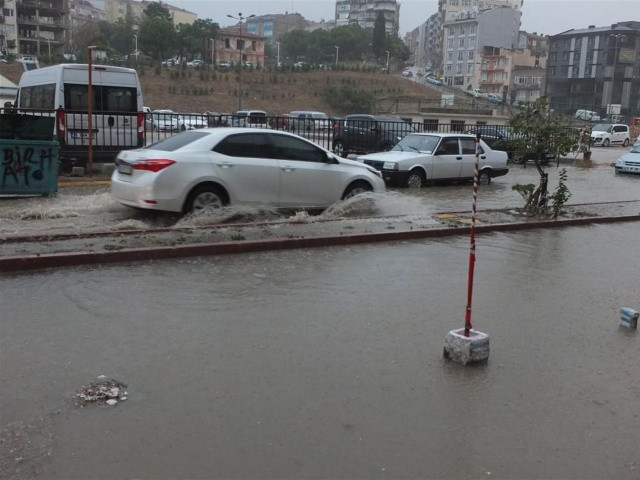 Bandırma’da sel felaketi! Şiddetli yağmur Bandırma'da hayatı felç etti! - Sayfa 3