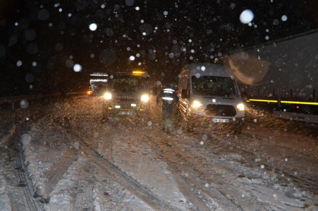 Birçok bölgede yılın ilk karı düştü! Antalya-Konya Karayolu trafiğe kapandı! - Sayfa 3