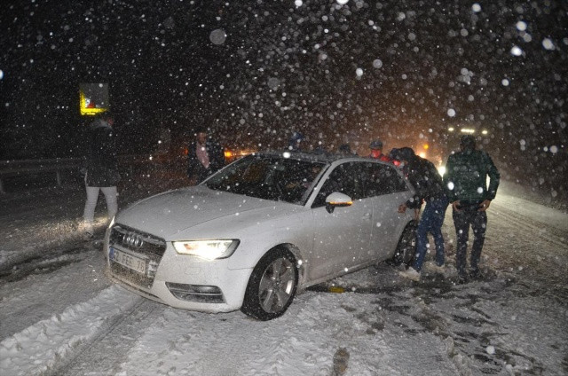 Birçok bölgede yılın ilk karı düştü! Antalya-Konya Karayolu trafiğe kapandı! - Sayfa 2