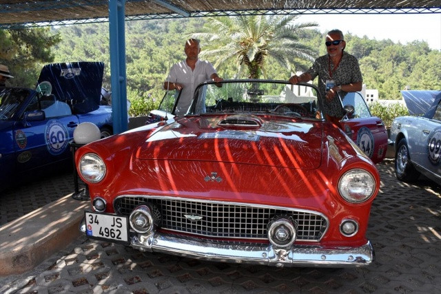 Klasik otomobil tutkunları MESA 50. Yıl Batı Anadolu Rallisi buluştu