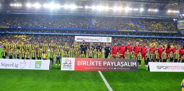 Fenerbahçe - Galatasaray derbisinden kareler - Sayfa 1