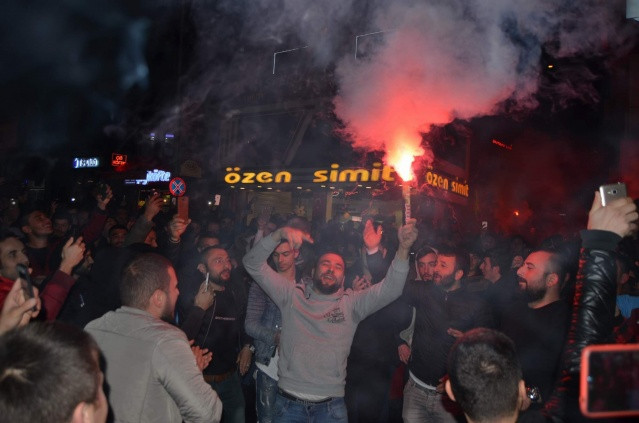 Trabzon'da galibiyet coşkusu sokaklara taştı - Sayfa 1