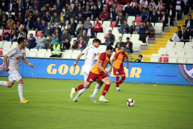 Sivasspor- Galatasaray maçından unutulmaz kareler - Sayfa 1