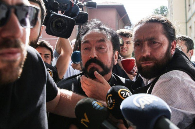 Adnan Oktar'la ilgili yeni iddia: Talimatları cezaevine de geliyordu - Sayfa 3