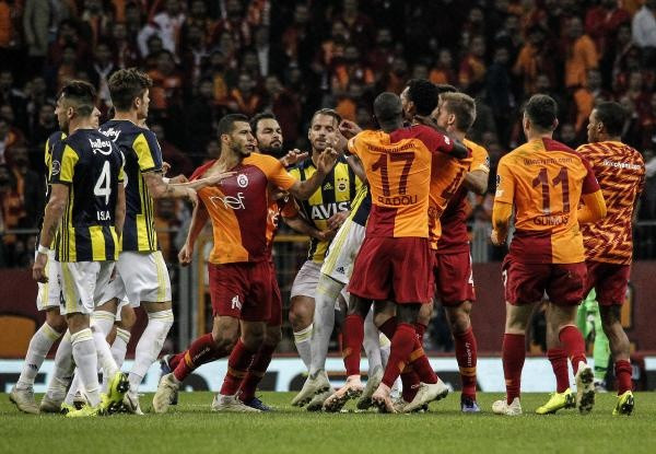 Derbi maçın ardından gerginlik yaşandı! İşte dev derbi'nin ardından yaşananlar... - Sayfa 4