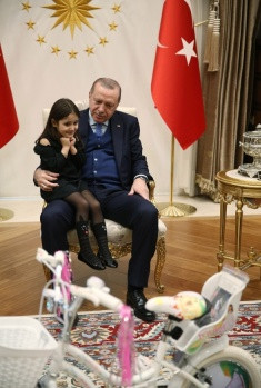 Cumhurbaşkanı Erdoğan, minik Irmak’ın gözyaşlarına kayıtsız kalmadı - Sayfa 3