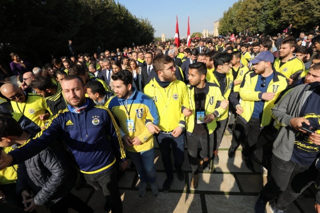 Fenerbahçeli taraftarlar Anıtkabir'e akın etti! Ali Koç ve... - Sayfa 4