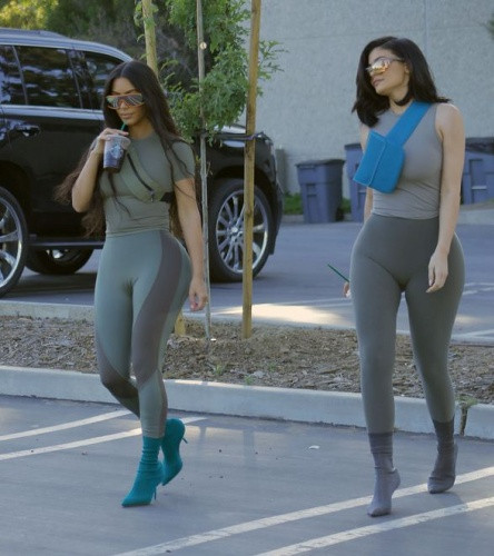 Kim Kardashian ve Kylie Jenner ikiz gibi! - Sayfa 3