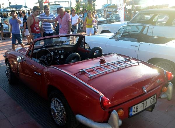 Klasik otomobil tutkunları Bodrum'da buluştu - Sayfa 2