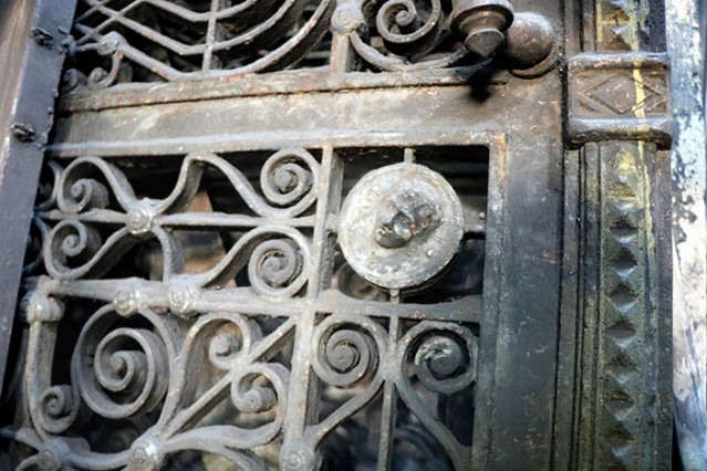 Parisli tarihi eser avcıları bu kapının peşinde - Sayfa 4