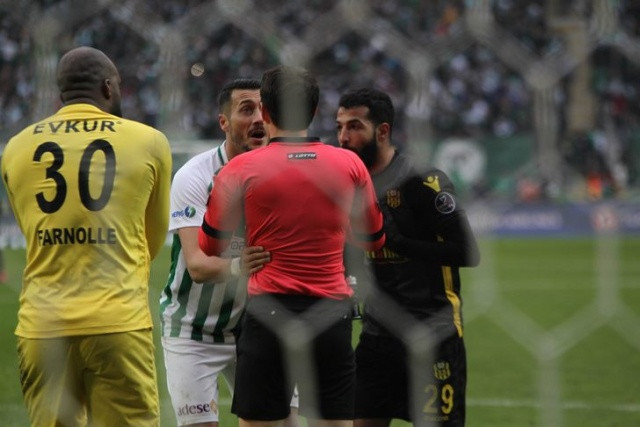 Süper Lig'de Suarez vakası! Rakibinin kolunu ısırdı!