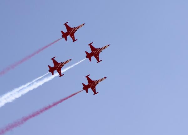 Türk Yıldızları'ndan nefes kesen gösteri - Sayfa 2