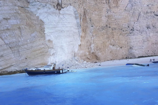 Yunanistan'da korku dolu anlar! Ünlü plaj çöktü - Sayfa 2