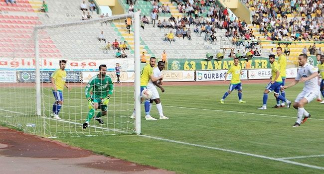 Karabükspor, Şanlıurfa’yı 2-1’le geçti.