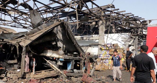 Bağdat'ta camiyi bombaladılar