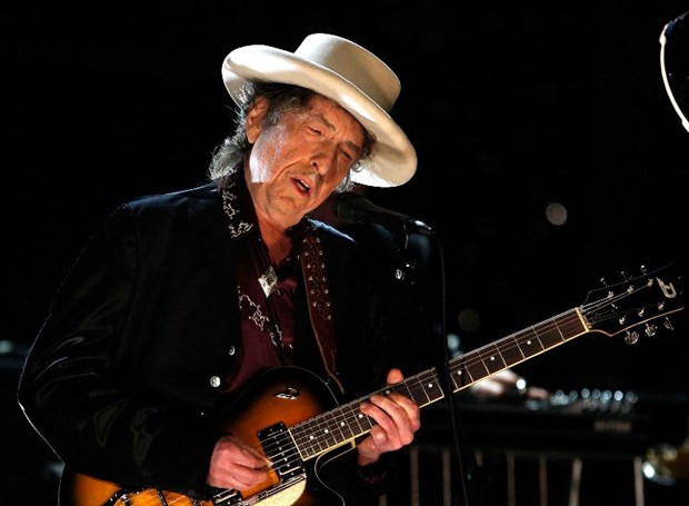 Nobel kazanan Bob Dylan kayıplara karıştı