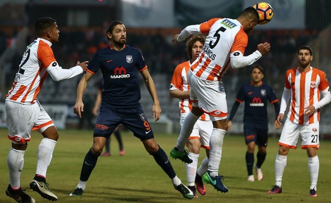 Adanaspor çıkışa geçti