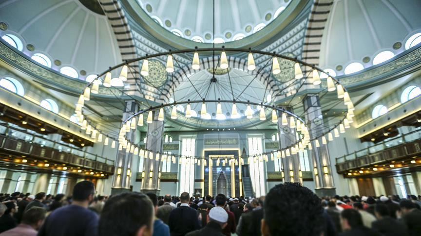 İstanbul'daki terör saldırısında şehit olanlar için tüm camilerde hatim indirilecek