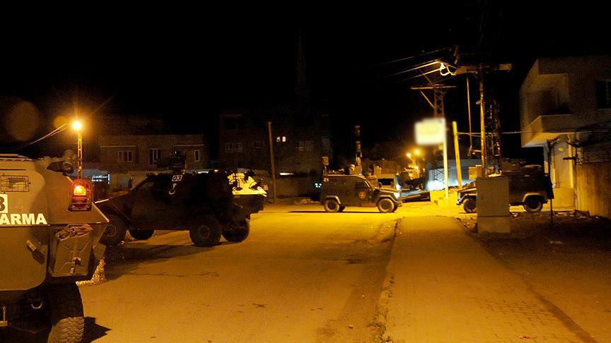 Diyarbakır'da jandarma karakoluna bombalı araçla saldırı