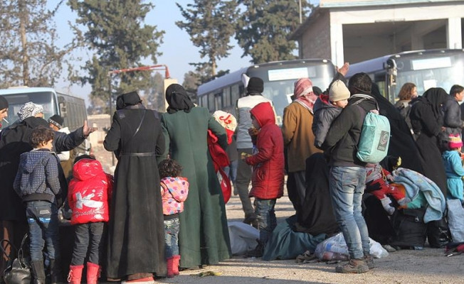 Doğu Halep'ten tahliye edilenlerin sayısı 20 bine ulaştı