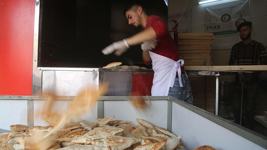 Türk Kızılayından Iraklı sığınmacılara günlük 5 bin ekmek
