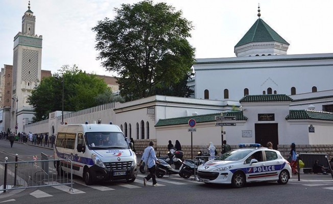 Fransa cami saldırılarına neden tepkisiz kalıyor?