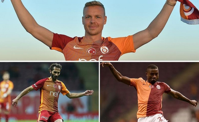 Galatasaray 3 oyuncuyla yollarını ayırıyor
