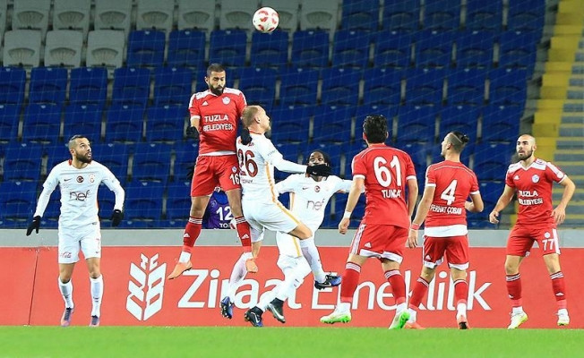 Galatasaray kupada ilk yenilgisini Tuzlaspor'dan aldı