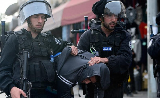İsrail polisi 6 Filistinli genci gözaltına aldı