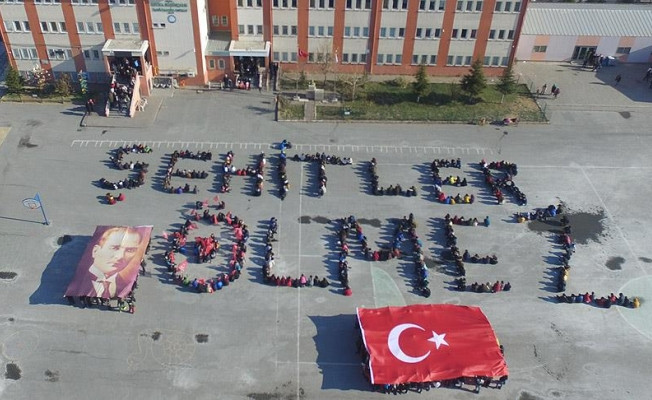 Kayseri'de öğrencilerden teröre anlamlı tepki