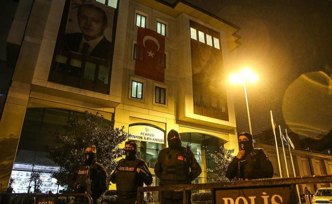 AK Parti İstanbul İl Başkanlığı'na saldırı