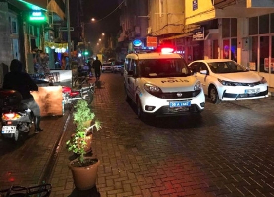 Aydın'da kent meydanında bıçaklı kavga : 1 Yaralı