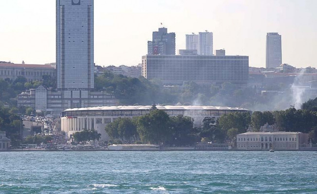Beşiktaş Vodafone Arena'nın çatısına onay