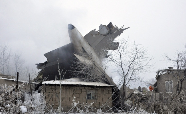 Bişkek'te kargo uçağı düştü: 32 ölü, 4 yaralı